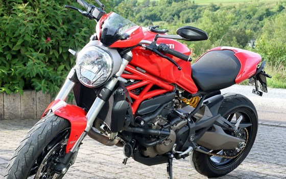 Gebrauchtmotorrad Ducati Monster 821 Stripe - Bild 1