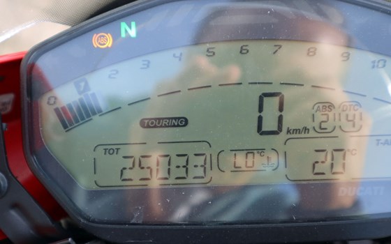 Gebrauchtmotorrad Ducati Monster 821 Stripe - Bild 7