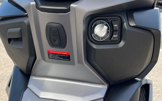 Neufahrzeug Voge SR1 ADV 125 ABS TCS - Bild 9