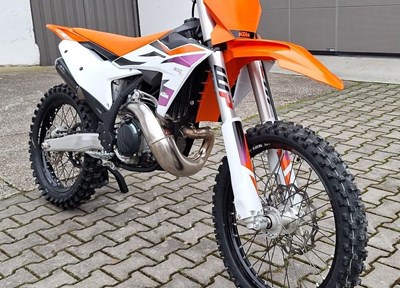 GEBRAUCHTFAHRZEUG KTM 300 SX