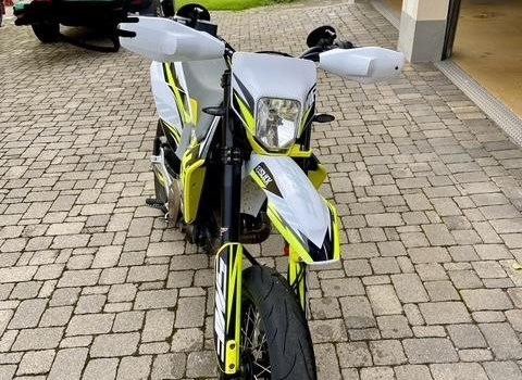 Gebrauchtmotorrad Husqvarna 701 Supermoto - Bild 3