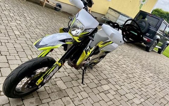 Gebrauchtmotorrad Husqvarna 701 Supermoto - Bild 5