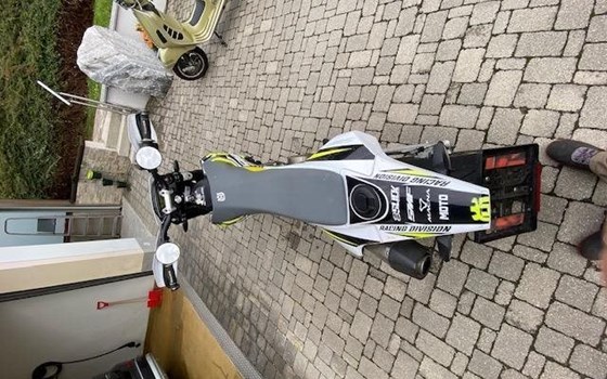 Gebrauchtmotorrad Husqvarna 701 Supermoto - Bild 8