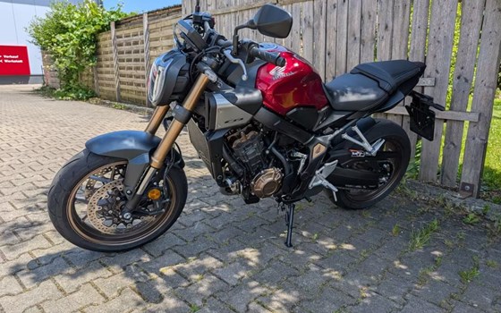 Gebrauchtmotorrad Honda CB650R E-Clutch - Bild 1