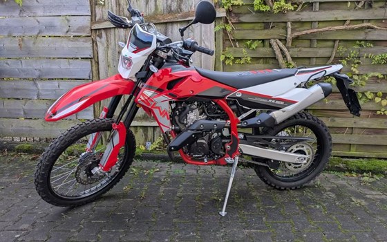 Gebrauchtmotorrad SWM RS 125 R - Bild 2