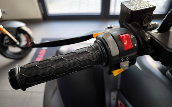 Gebrauchtmotorrad Kymco Maxxer 300 T Offroad - Bild 9