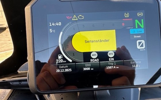 Gebrauchtmotorrad KTM 890 SMT - Bild 8