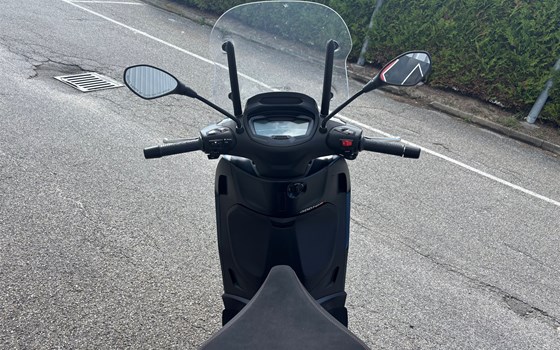 Gebrauchtmotorrad Piaggio Beverly 400 - Bild 7