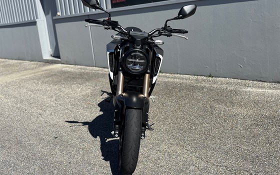 Gebrauchtmotorrad Honda CB125R - Bild 5