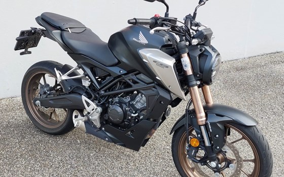 Gebrauchtmotorrad Honda CB125R - Bild 3