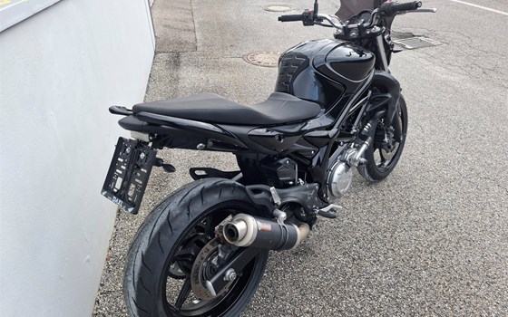 Gebrauchtmotorrad Suzuki SFV 650 Gladius - Bild 5