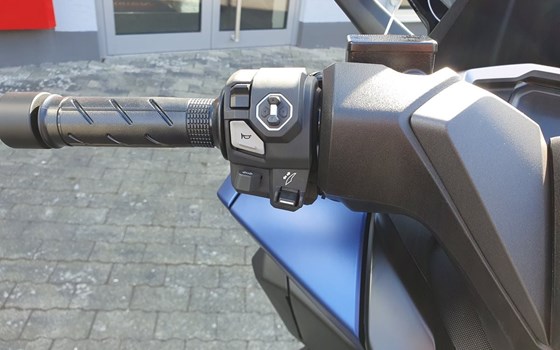 Gebrauchtmotorrad Honda Forza 125 - Bild 9