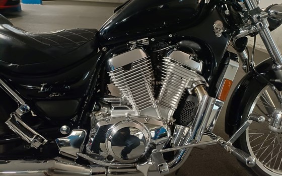 Gebrauchtmotorrad Suzuki Intruder VS 800 - Bild 21