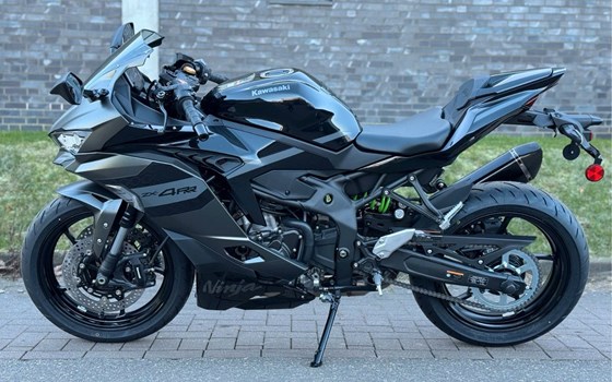Neufahrzeug Kawasaki Ninja ZX-4RR - Bild 4