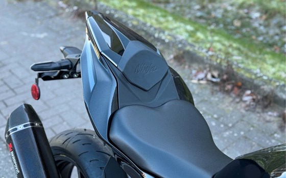 Neufahrzeug Kawasaki Ninja ZX-4RR - Bild 9
