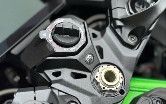 Gebrauchtmotorrad Kawasaki Ninja H2 SX SE - Bild 16