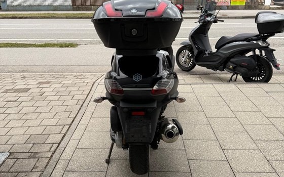 Gebrauchtmotorrad Piaggio MP3 LT 400 - Bild 4