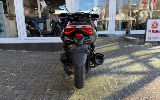 Gebrauchtmotorrad Yamaha XMAX 300 Tech MAX+ - Bild 4