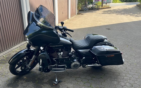 Gebrauchtmotorrad Harley-Davidson CVO Street Glide FLHXSE - Bild 4