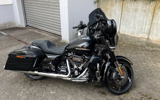 Gebrauchtmotorrad Harley-Davidson CVO Street Glide FLHXSE - Bild 5