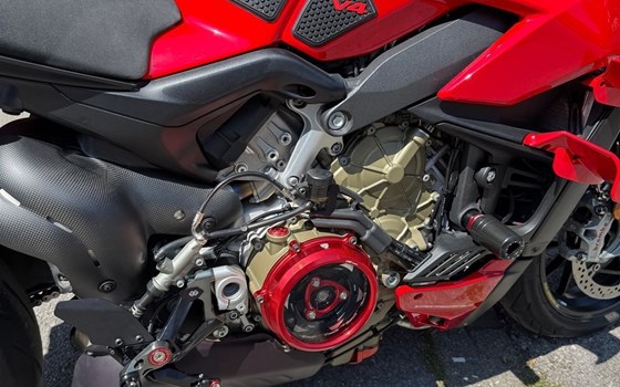 Gebrauchtmotorrad Ducati Streetfighter V4 S - Bild 13