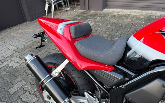 Gebrauchtmotorrad Yamaha FZS 600 Fazer - Bild 10