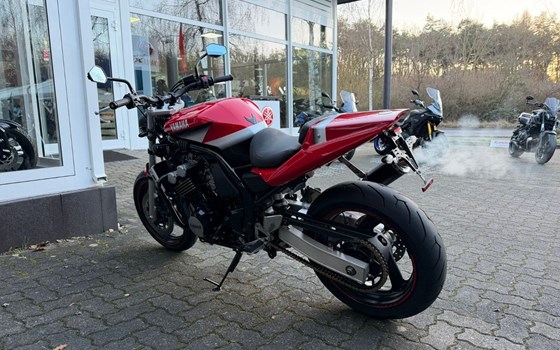 Gebrauchtmotorrad Yamaha FZS 600 Fazer - Bild 5