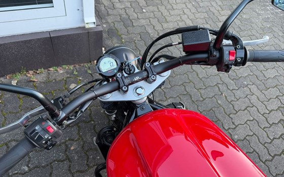 Gebrauchtmotorrad Yamaha FZS 600 Fazer - Bild 8