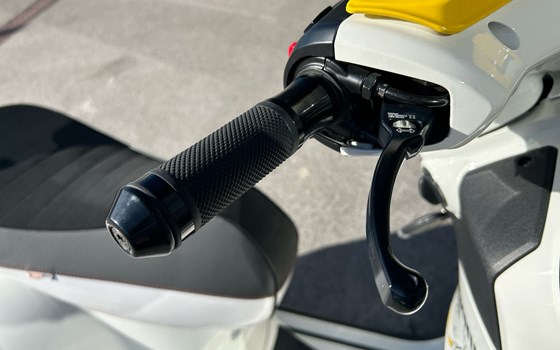 Gebrauchtmotorrad Vespa GTS 310 SuperSport - Bild 9