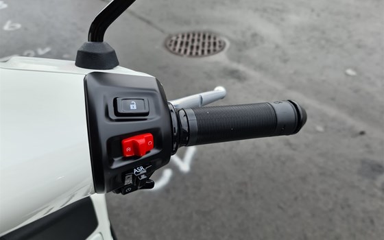 Neufahrzeug Vespa GTS 310 SuperSport - Bild 11