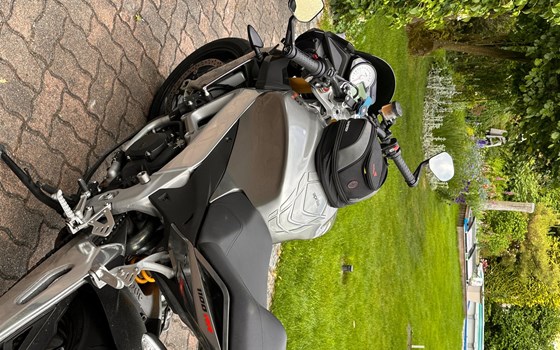 Gebrauchtmotorrad Aprilia Tuono V4 1100 RR - Bild 4