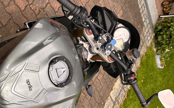 Gebrauchtmotorrad Aprilia Tuono V4 1100 RR - Bild 5