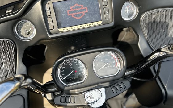 Gebrauchtmotorrad Harley-Davidson Road Glide Ultra - Bild 4