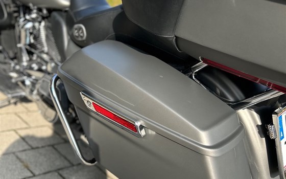 Gebrauchtmotorrad Harley-Davidson Road Glide Ultra - Bild 7