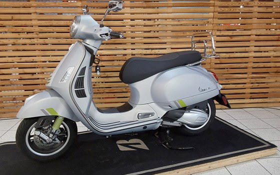 Gebrauchtmotorrad Vespa GTS 300 hpe Super Tech - Bild 4