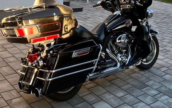 Gebrauchtmotorrad Harley-Davidson Electra Glide Ultra Classic FLHTCU - Bild 8