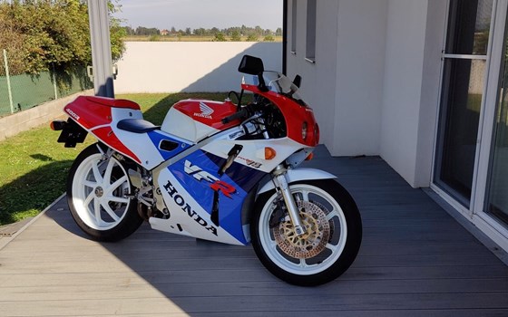 Gebrauchtmotorrad Honda VFR 400 R (NC30) - Bild 5