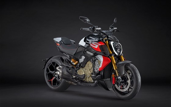 Neufahrzeug Ducati Diavel V4 RS - Bild 10