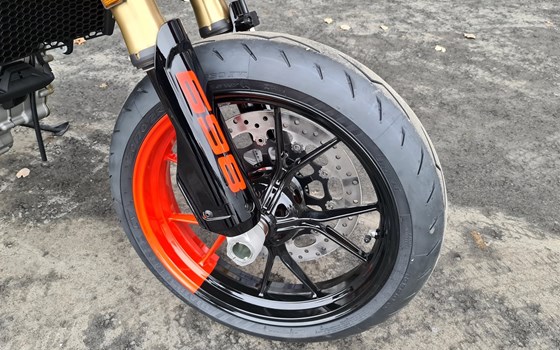 Neufahrzeug Ducati Hypermotard 698 Mono RVE - Bild 8