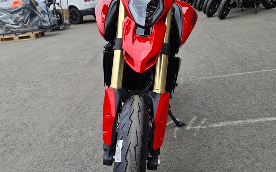 Neufahrzeug Ducati Hypermotard V2 - Bild 10