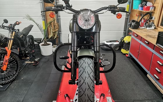 Gebrauchtmotorrad Harley-Davidson Softail Slim S - Bild 11