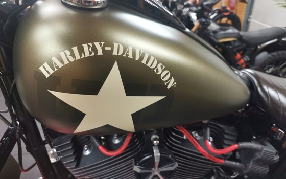 Gebrauchtmotorrad Harley-Davidson Softail Slim S - Bild 12