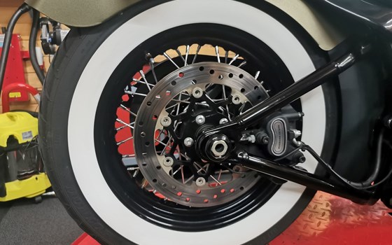 Gebrauchtmotorrad Harley-Davidson Softail Slim S - Bild 14