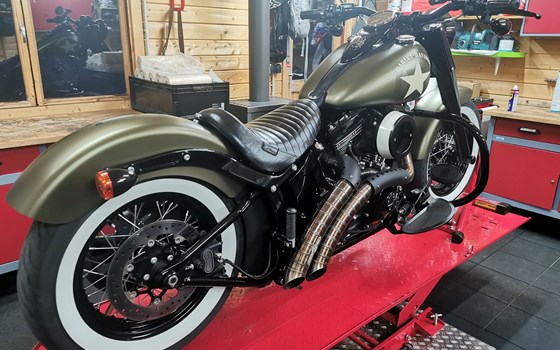 Gebrauchtmotorrad Harley-Davidson Softail Slim S - Bild 25