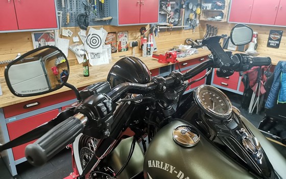 Gebrauchtmotorrad Harley-Davidson Softail Slim S - Bild 3