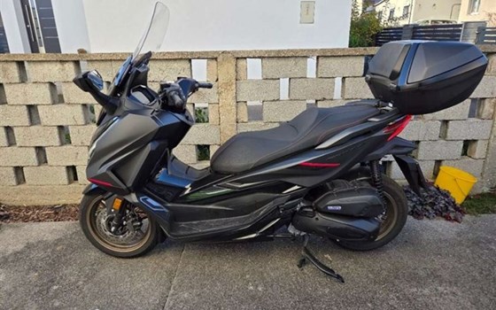 Gebrauchtmotorrad Honda Forza 125 - Bild 1
