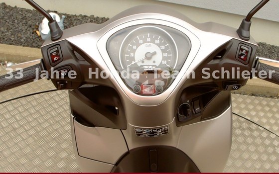 Gebrauchtmotorrad Honda SH125 - Bild 12