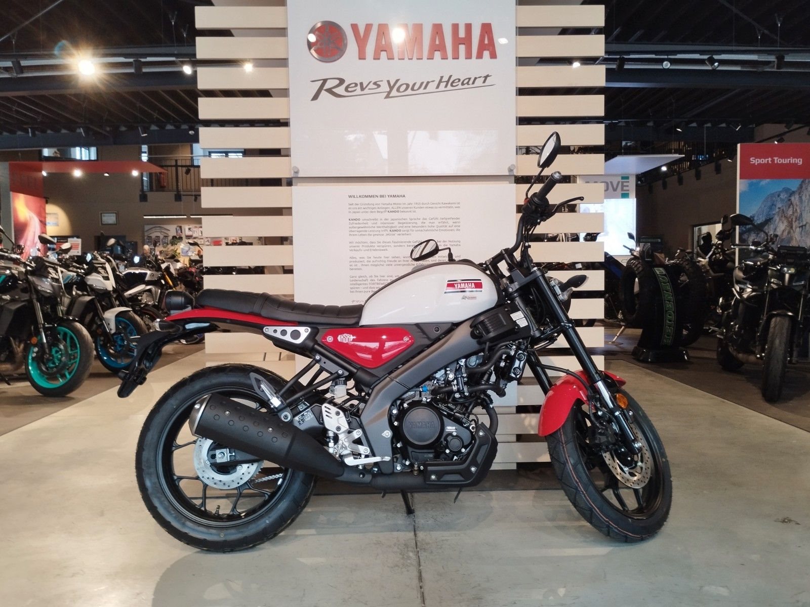 Yamaha XSR125 