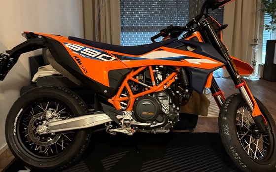 Gebrauchtmotorrad KTM 690 SMC R - Bild 6