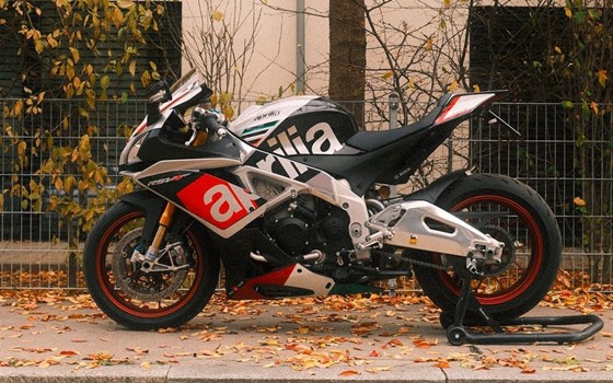Gebrauchtmotorrad Aprilia RSV4 RF - Bild 2